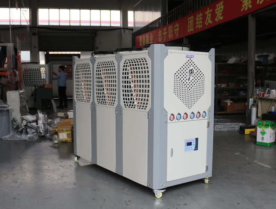 工業(yè)箱式冷水機(jī)的配置與用途